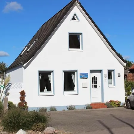 Strandkorb 1 209 Holiday home Groemitz